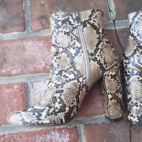 New snake skin print J Renee booties - Picture 11 of 14